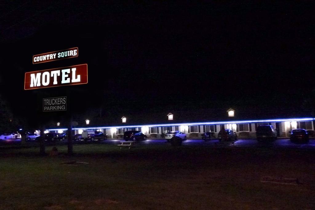 Arnprior Country Squire Motel מראה חיצוני תמונה
