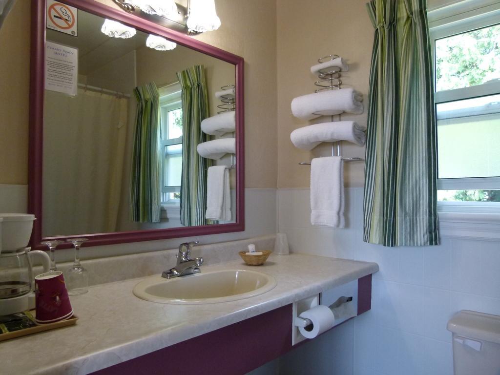 Arnprior Country Squire Motel חדר תמונה