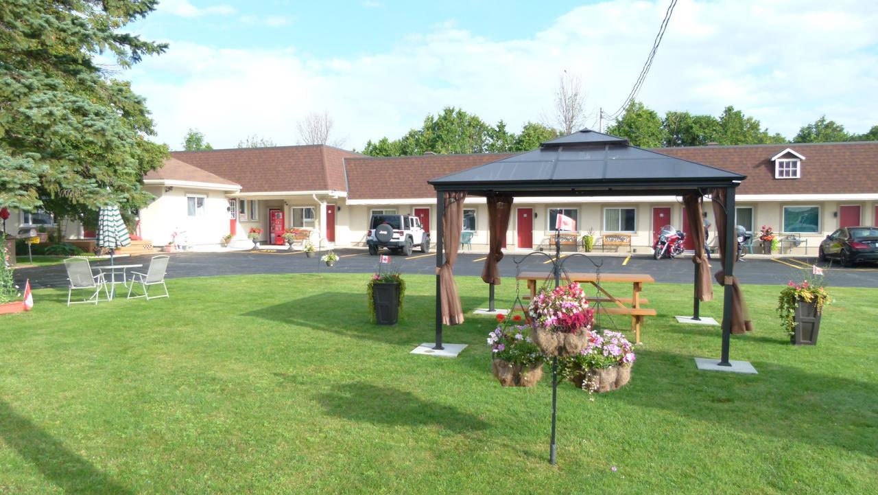 Arnprior Country Squire Motel מראה חיצוני תמונה