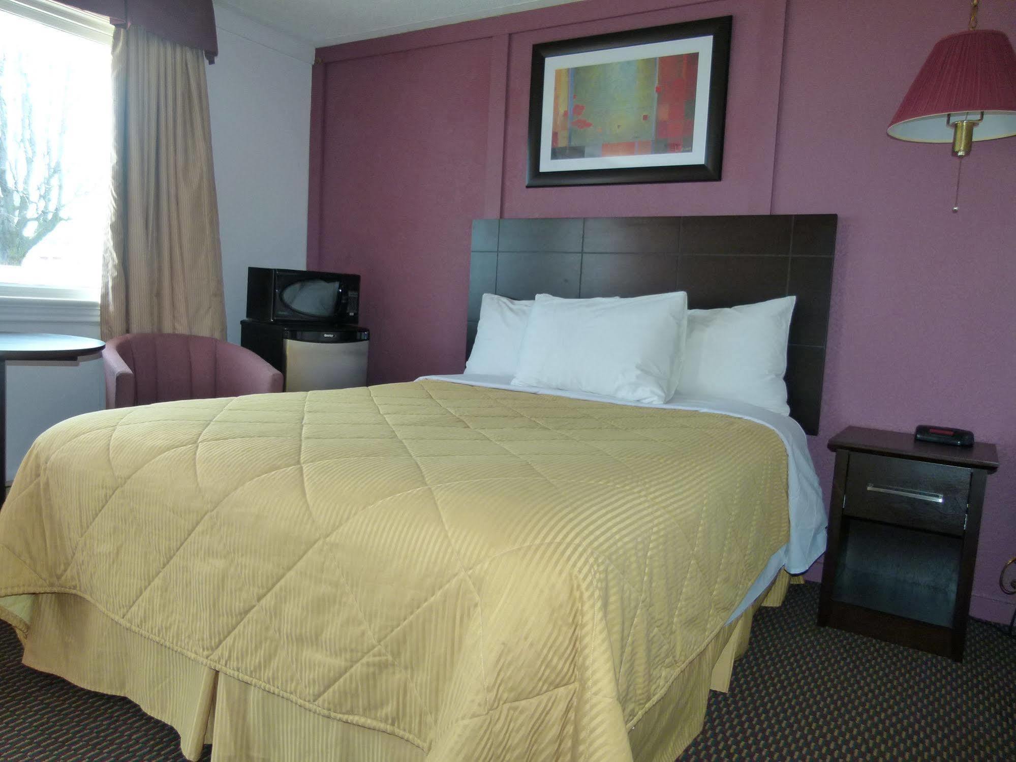 Arnprior Country Squire Motel מראה חיצוני תמונה