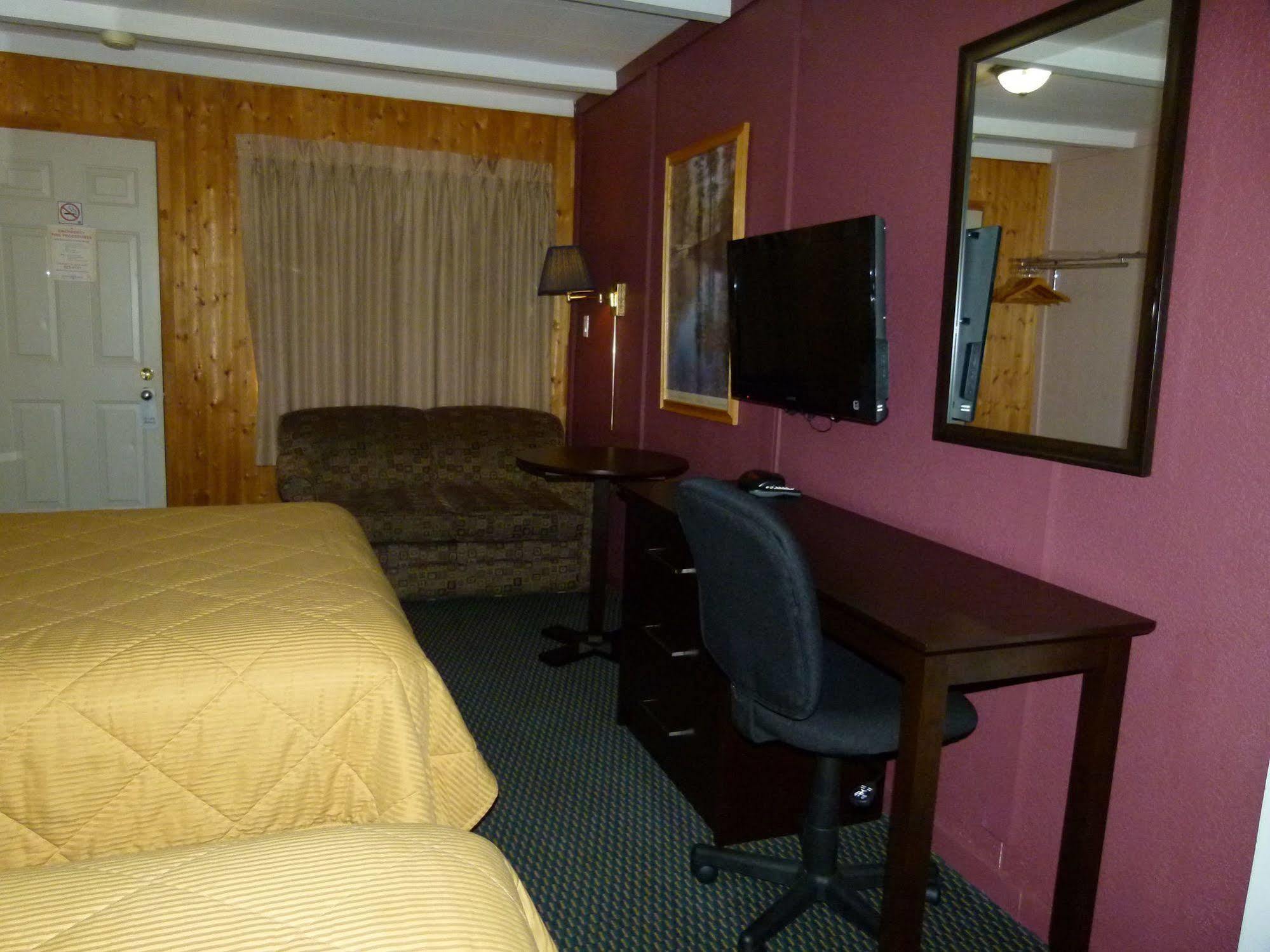 Arnprior Country Squire Motel מראה חיצוני תמונה